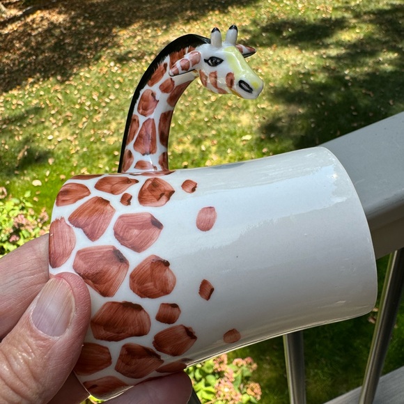 Ceramic Taronga Zoo Brown Spotted Giraffe Handle Mug 10 ozs. - Picture 8 of 11